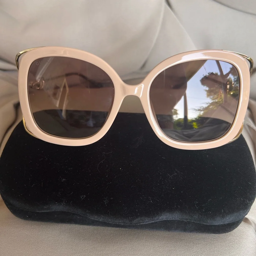 GUCCI NEW SUNGLASSES WITH CASE❤️🔥 - Picture 1 of 16